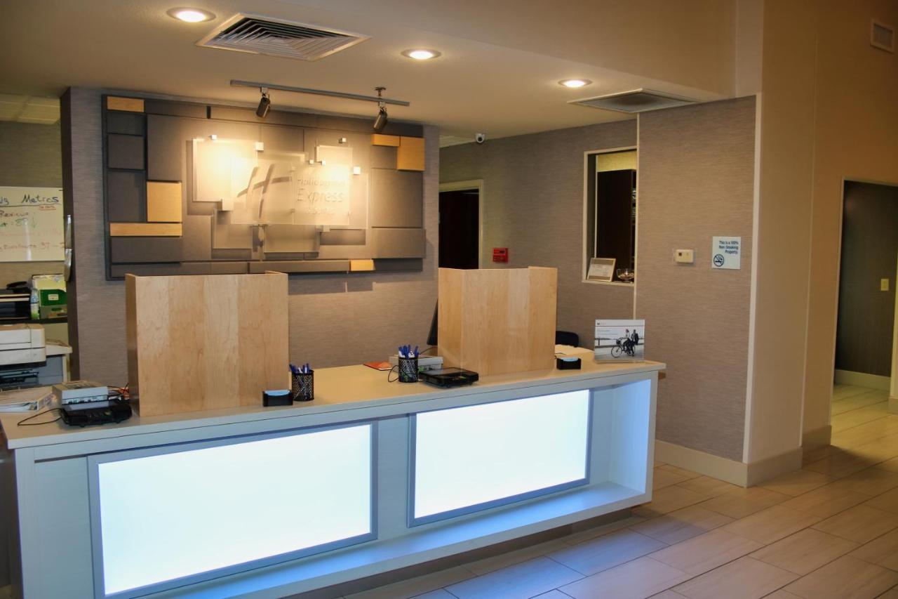 Holiday Inn Express By Ihg Douglas Ngoại thất bức ảnh
