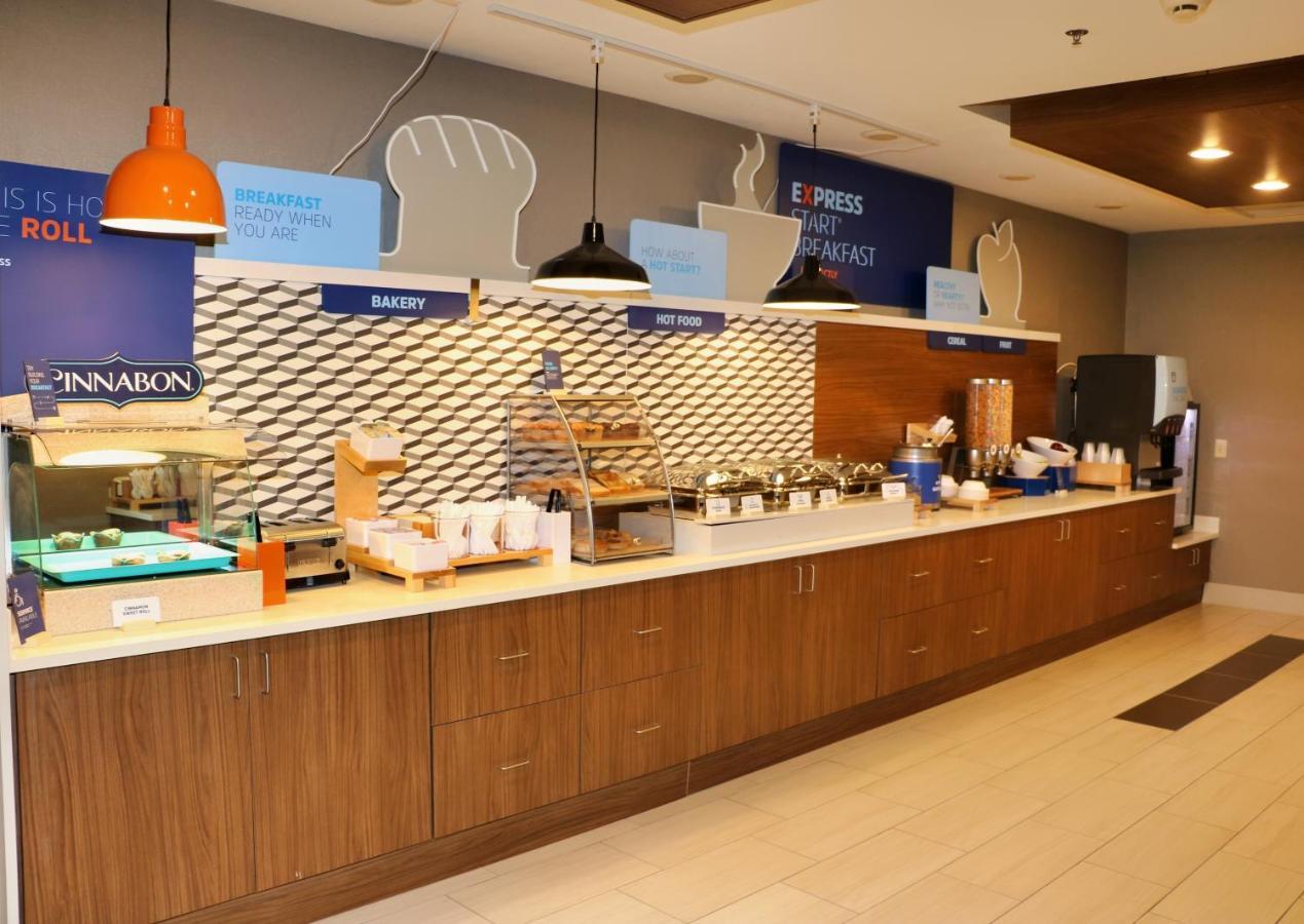 Holiday Inn Express By Ihg Douglas Ngoại thất bức ảnh