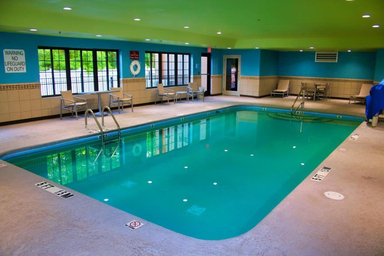Holiday Inn Express By Ihg Douglas Ngoại thất bức ảnh