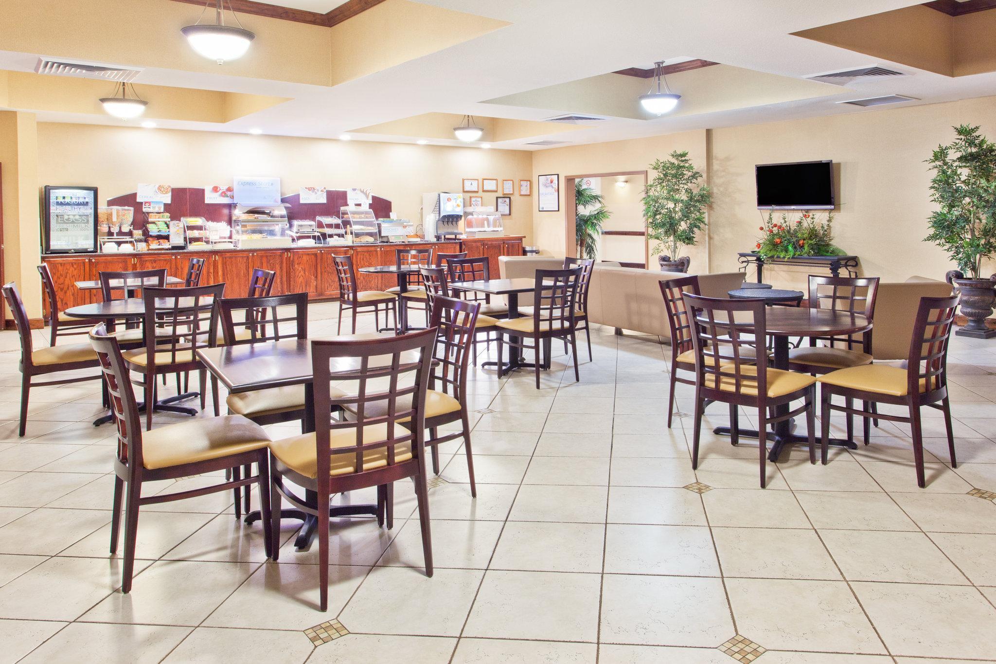 Holiday Inn Express By Ihg Douglas Ngoại thất bức ảnh